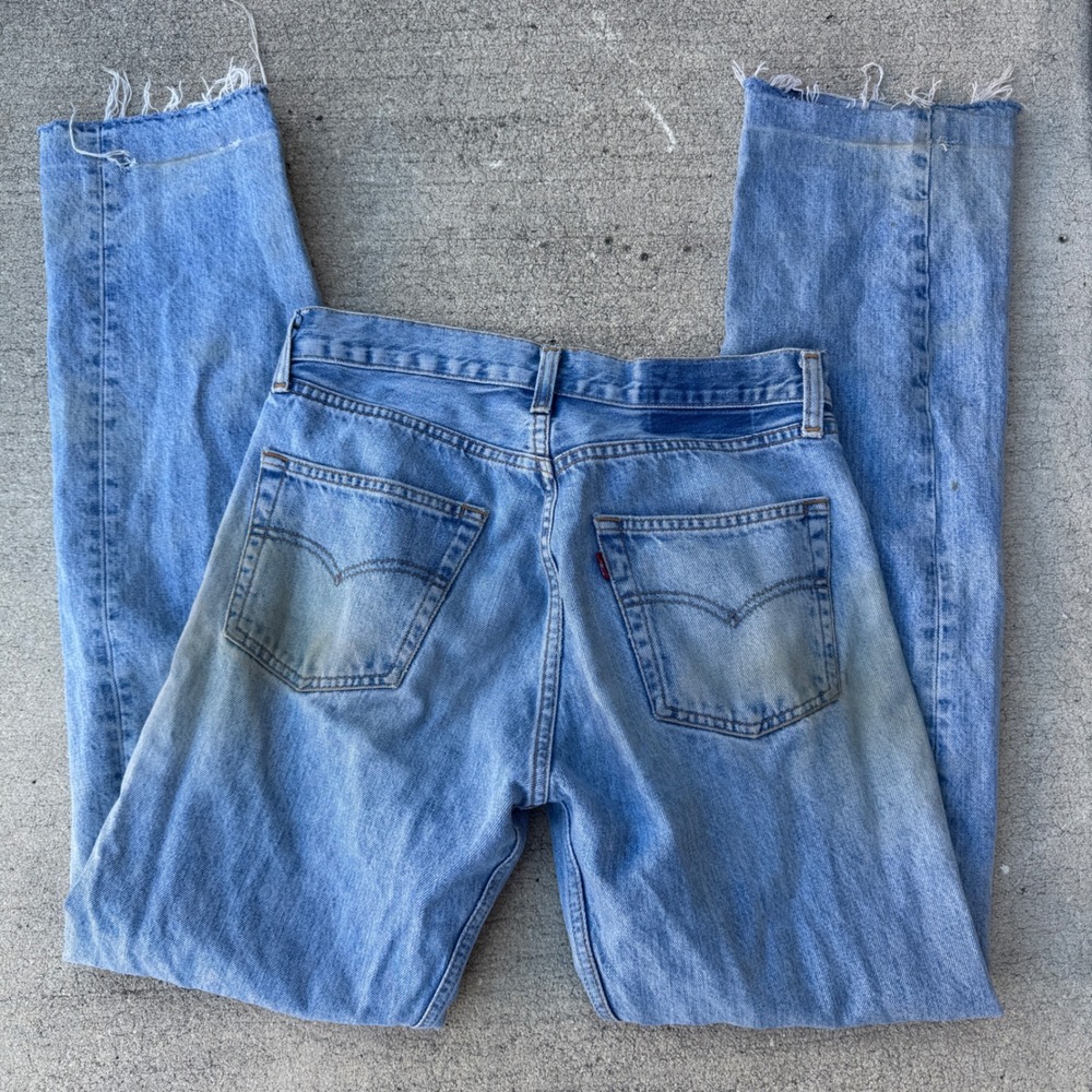 Vintage Levis 501 Mens Button Fly Light Wash Jeans USA Grunge Distressed 31x32